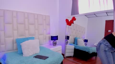  ariana  online show from February 22, 6:08 pm