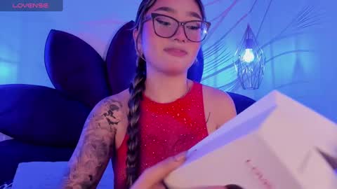 Ari online show from February 1, 3:30 am