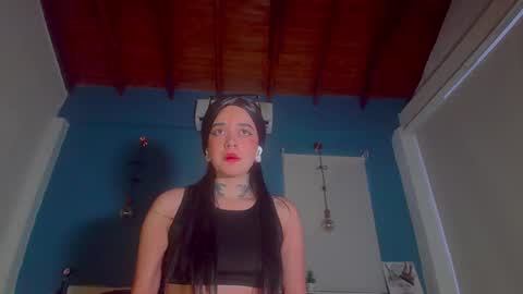 Snapshot of ariana_whitee chatting on October 4, 11:19 am ariana_whitee online show from October 4, 11:19 am