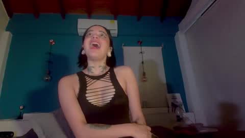 Snapshot of ariana_whitee chatting on October 8, 7:39 am ariana_whitee online show from October 8, 7:39 am