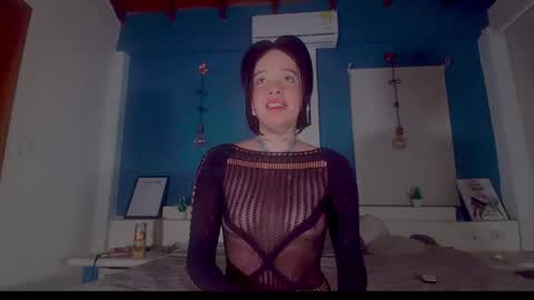 Snapshot of ariana_whitee chatting on November 13, 7:51 am ariana_whitee online show from November 13, 7:51 am