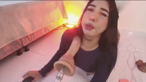 ariana_whore online show from November 25, 10:43 pm
