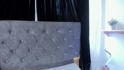 Snapshot of arianaa_jones chatting on December 3, 9:02 pm online show from December 3, 9:02 pm