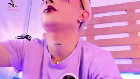 Ari  online show from October 31, 1:34 pm