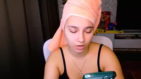 Snapshot of arianna_grend chatting on October 17, 11:13 am Arianna online show from October 17, 11:13 am