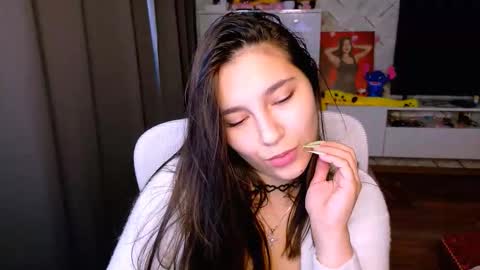 Snapshot of arianna_grend chatting on October 22, 11:21 am Arianna online show from October 22, 11:21 am