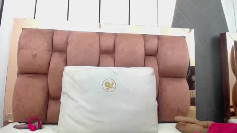 arianna pearl online show from September 18, 12:18 pm