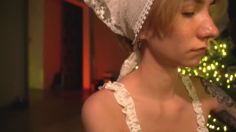 Snapshot of arianna_richi chatting on December 22, 5:23 am Olivka online show from December 22, 5:23 am