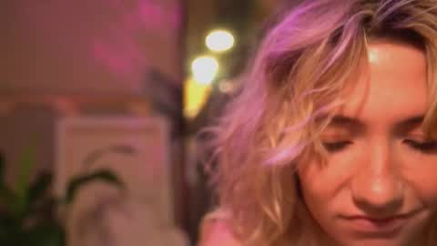 Snapshot of arianna_richi chatting on October 4, 4:32 am Olivka online show from October 4, 4:32 am