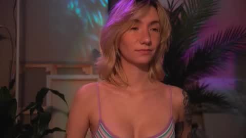 Snapshot of arianna_richi chatting on October 11, 5:17 am Olivka online show from October 11, 5:17 am