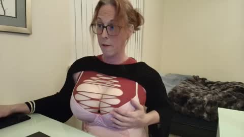 Snapshot of arianna_sinz chatting on December 5, 1:47 am Arianna Sinz online show from December 5, 1:47 am