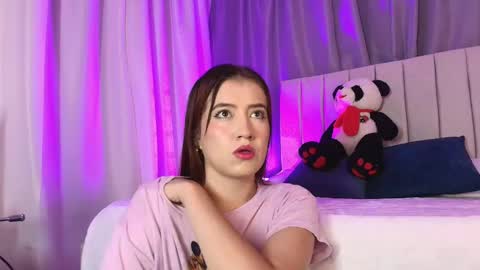 Snapshot of aribrunnet_ chatting on January 23, 10:43 am Ari Just Ari online show from January 23, 10:43 am