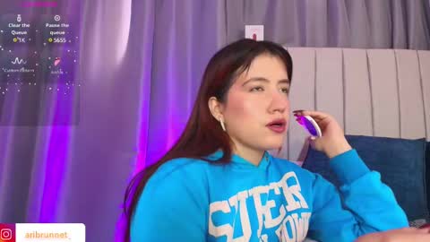 Snapshot of aribrunnet_ chatting on March 10, 1:21 pm Ari Just Ari online show from March 10, 1:21 pm