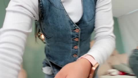 Ariel online show from December 24, 1:17 pm