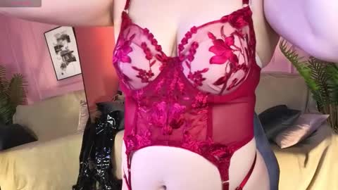 Snapshot of ariel_joy chatting on October 17, 6:05 am Ari online show from October 17, 6:05 am