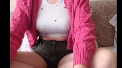 Snapshot of ariel_la chatting on October 17, 8:28 am Ariella online show from October 17, 8:28 am