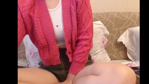 Snapshot of ariel_la chatting on November 5, 10:37 am Ariella online show from November 5, 10:37 am