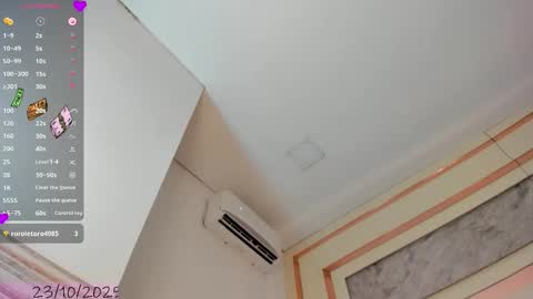 Snapshot of ariel_versace chatting on October 23, 1:54 pm ARIEL online show from October 23, 1:54 pm