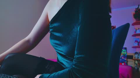 arielstonks_lovee online show from January 7, 5:01 am