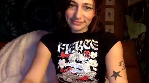 ariel  colin when hes here online show from December 15, 11:55 am