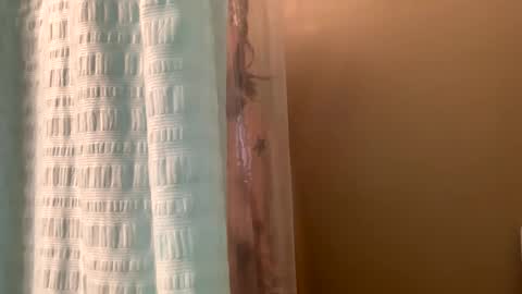 ariel  colin when hes here online show from January 2, 1:40 pm