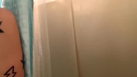 ariel  colin when hes here online show from January 6, 1:08 pm