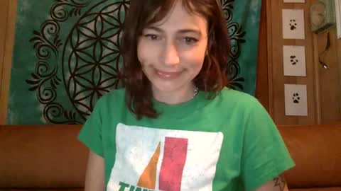 ariel  colin when hes here online show from January 25, 1:52 pm