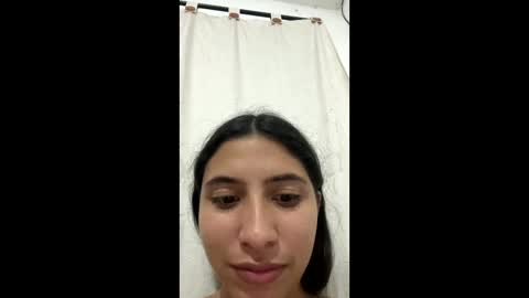 Snapshot of aries_plays chatting on November 17, 4:18 am aries_plays online show from November 17, 4:18 am