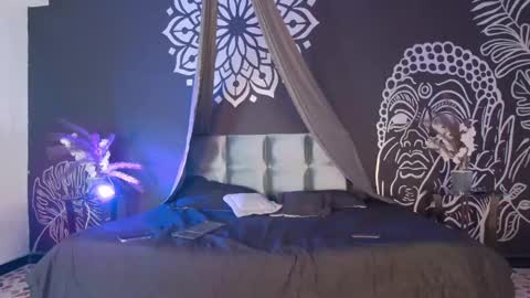 Ari online show from September 13, 7:35 pm