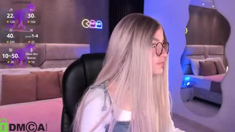 Ari  online show from October 13, 11:49 pm