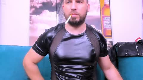 Armando online show from December 12, 6:03 am