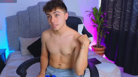 aron__cooper online show from December 17, 8:21 pm