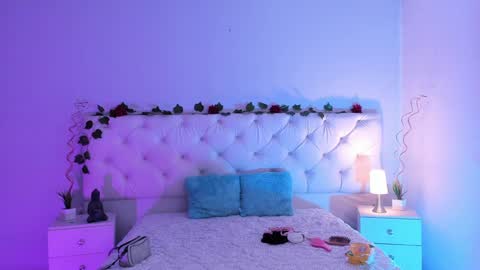 Aron cruz  online show from February 5, 2:16 pm