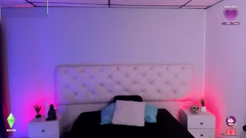 Aron cruz  online show from October 17, 1:25 pm