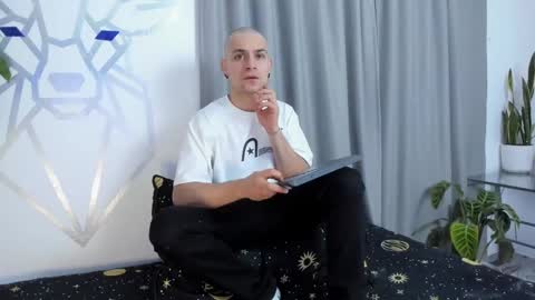 Aron Santoro online show from January 7, 3:14 am