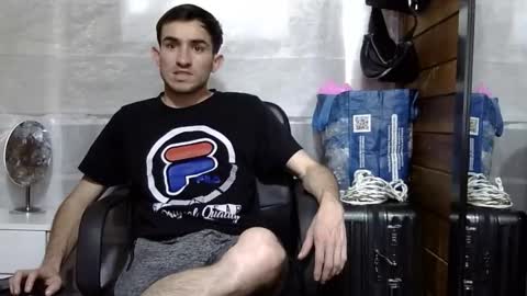 Aron G Franco online show from November 18, 6:01 pm