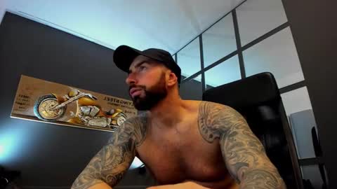 AronGrant online show from December 2, 7:36 am