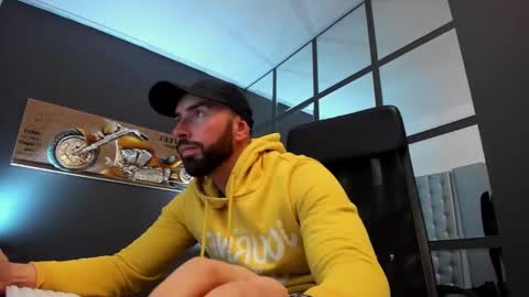 AronGrant online show from December 3, 11:55 am