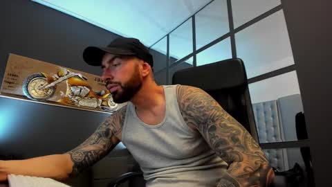 AronGrant online show from December 10, 9:23 am