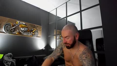 AronGrant online show from January 18, 9:02 am