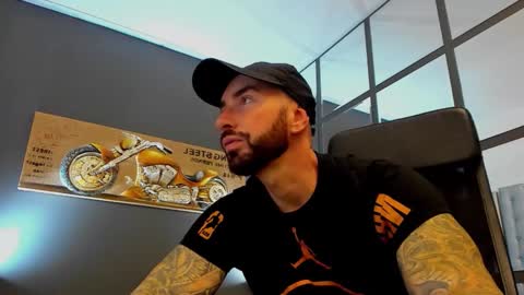 AronGrant online show from October 3, 9:06 am