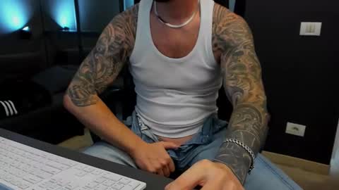 AronGrant online show from November 10, 10:36 am