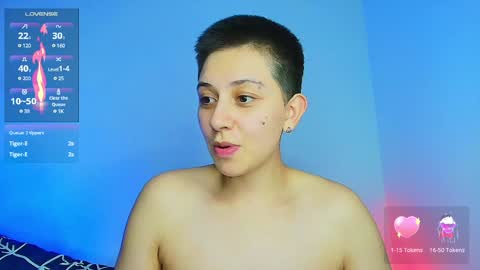 Snapshot of arontroy_wi chatting on January 27, 12:12 am noah and ivy online show from January 27, 12:12 am