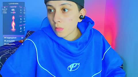 Snapshot of arontroy_wi chatting on February 3, 12:15 am noah and ivy online show from February 3, 12:15 am