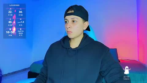 Snapshot of arontroy_wi chatting on February 13, 11:26 pm noah and ivy online show from February 13, 11:26 pm