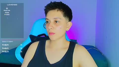 Snapshot of arontroy_wi chatting on February 20, 12:19 am noah and ivy online show from February 20, 12:19 am