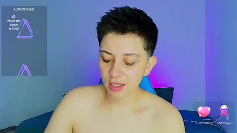 Snapshot of arontroy_wi chatting on February 21, 11:01 am noah and ivy online show from February 21, 11:01 am