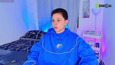 Snapshot of arontroy_wi chatting on September 9, 10:37 am noah and ivy online show from September 9, 10:37 am