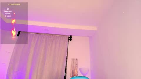 Snapshot of arontroy_wi chatting on September 10, 10:37 am noah and ivy online show from September 10, 10:37 am