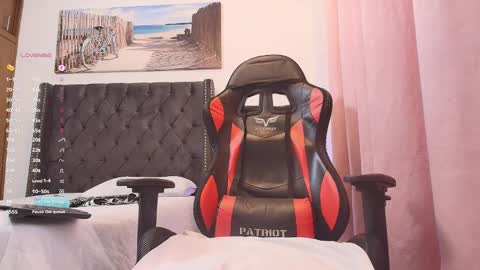 Snapshot of aronvillegas chatting on January 11, 5:51 pm online show from January 11, 5:51 pm